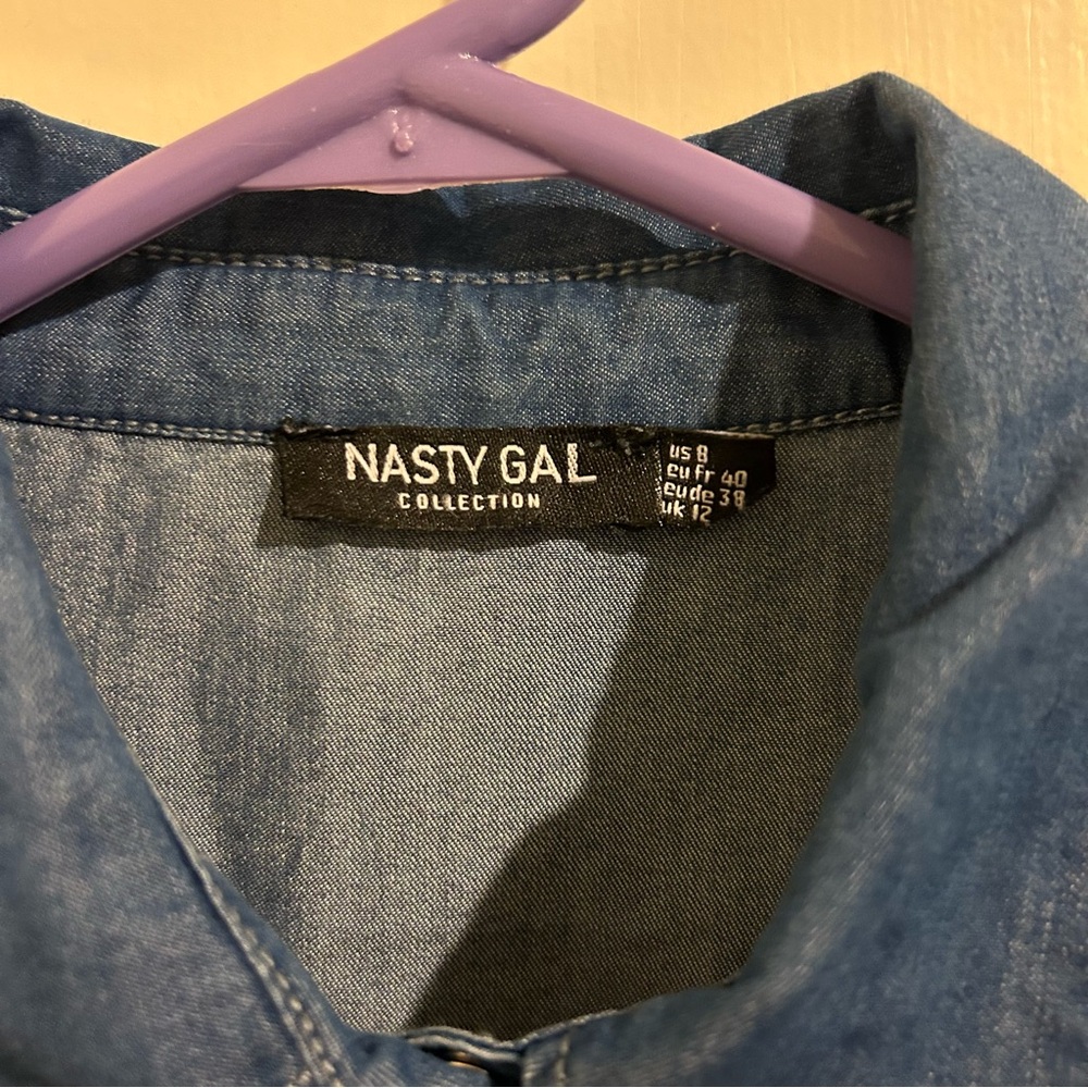 Nasty Gal Denim-like Blue Ruffle Button Up sz 8 - Picture 6 of 7